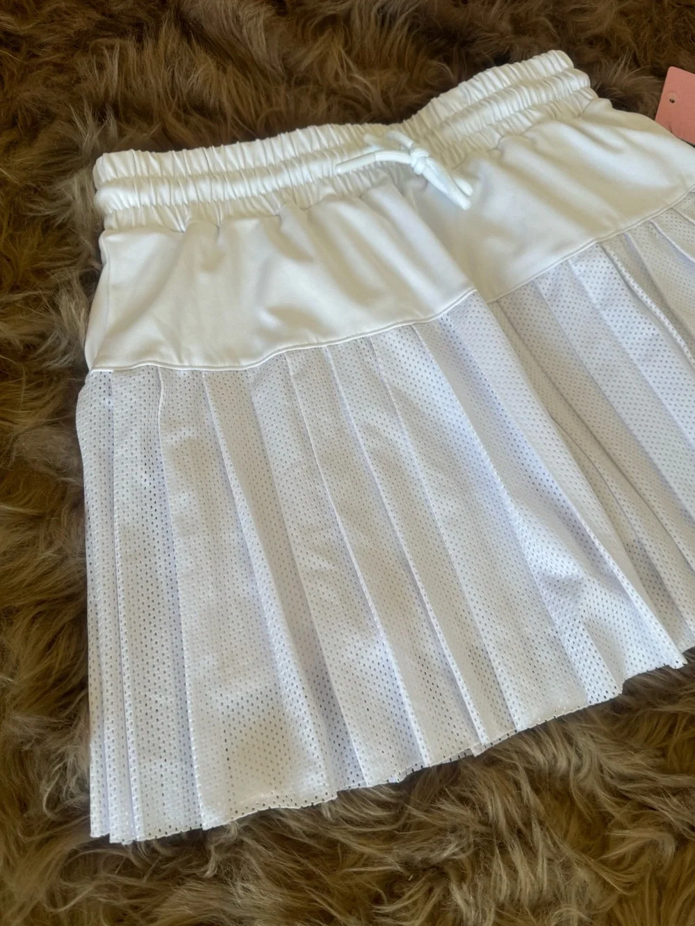 Sporty mini skirt white pleated drawstring tennis skort